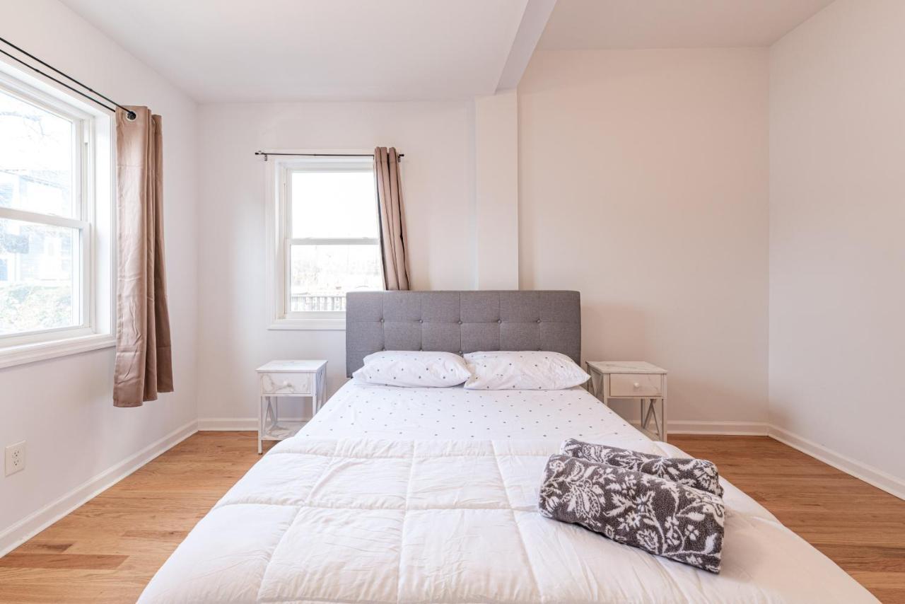 Tranquil Town House With Parking And Laundry - Just 25 Minutes To Time Square! Villa Jersey City Exterior photo